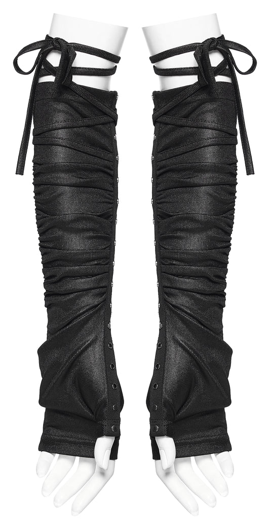 Goth fingerless strap gloves featuring layered pleated fabric and rivet details, showcasing a post-apocalyptic style.