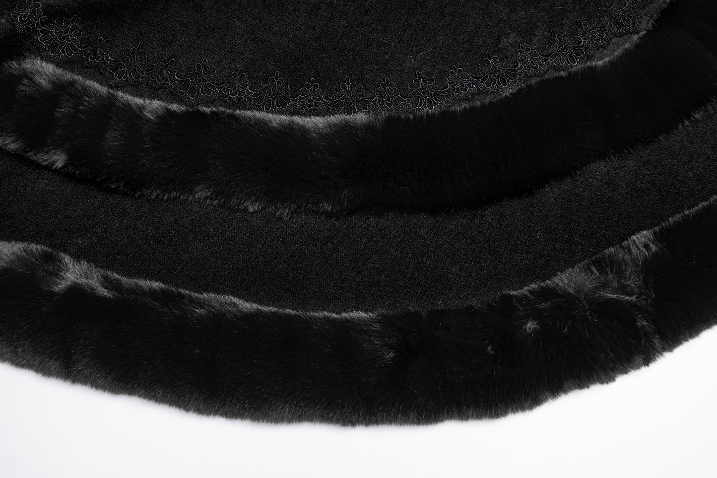 Punk Rave Elvira Faux Fur Trim Gothic Cloak in Black
