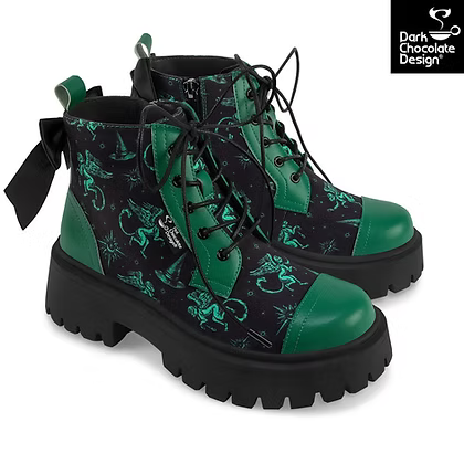 Hot Chocolate Design Emerald Witch - Gothic Lace-Up Boots