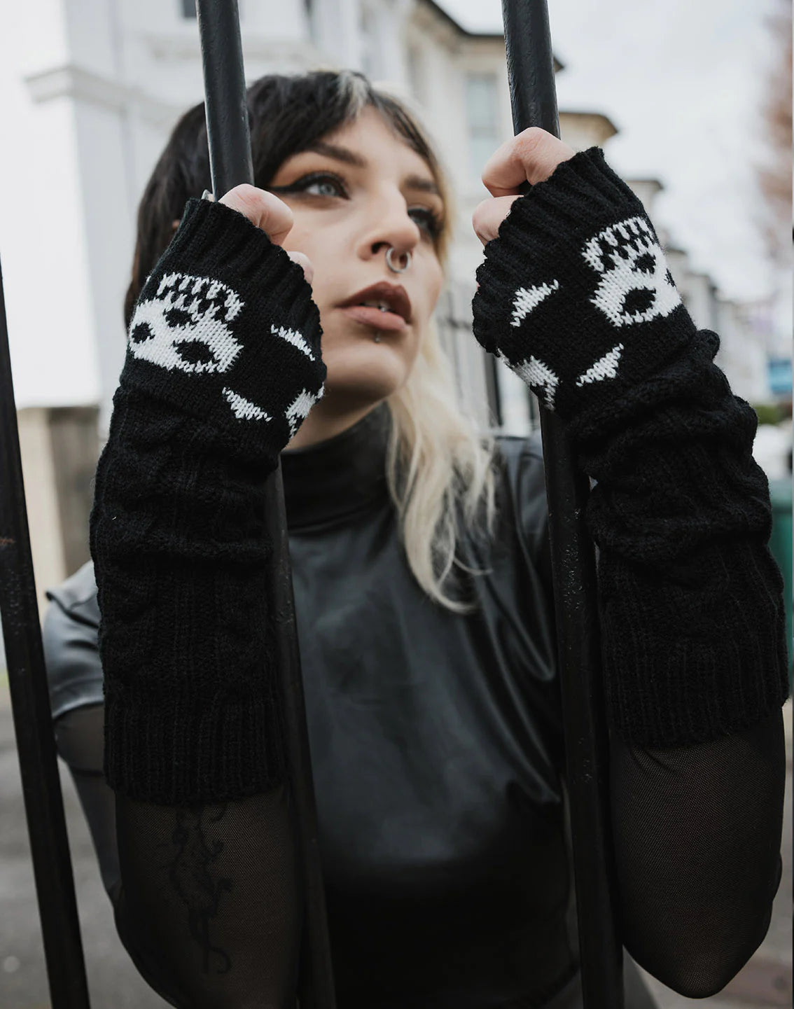 Pamela Mann Knitted Skull And Crossbones Fingerless Gloves - Kate's Clothing