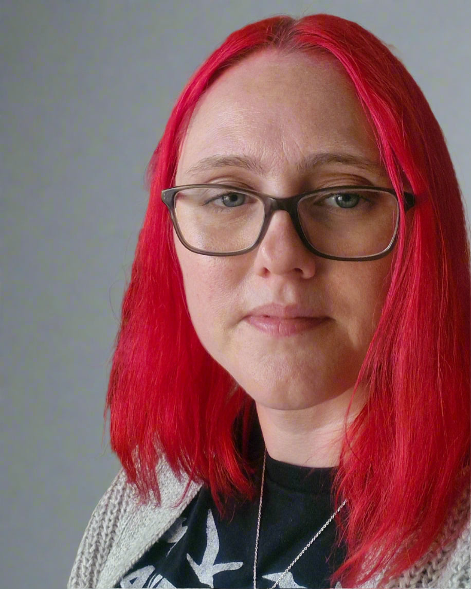 La Riche Directions Pillar Box Red