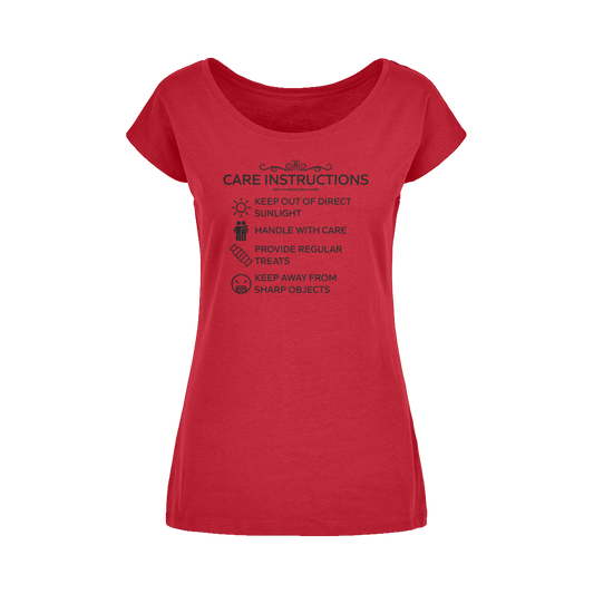 Loose fit scoop neck cotton shirt with cheeky Care Instructions design