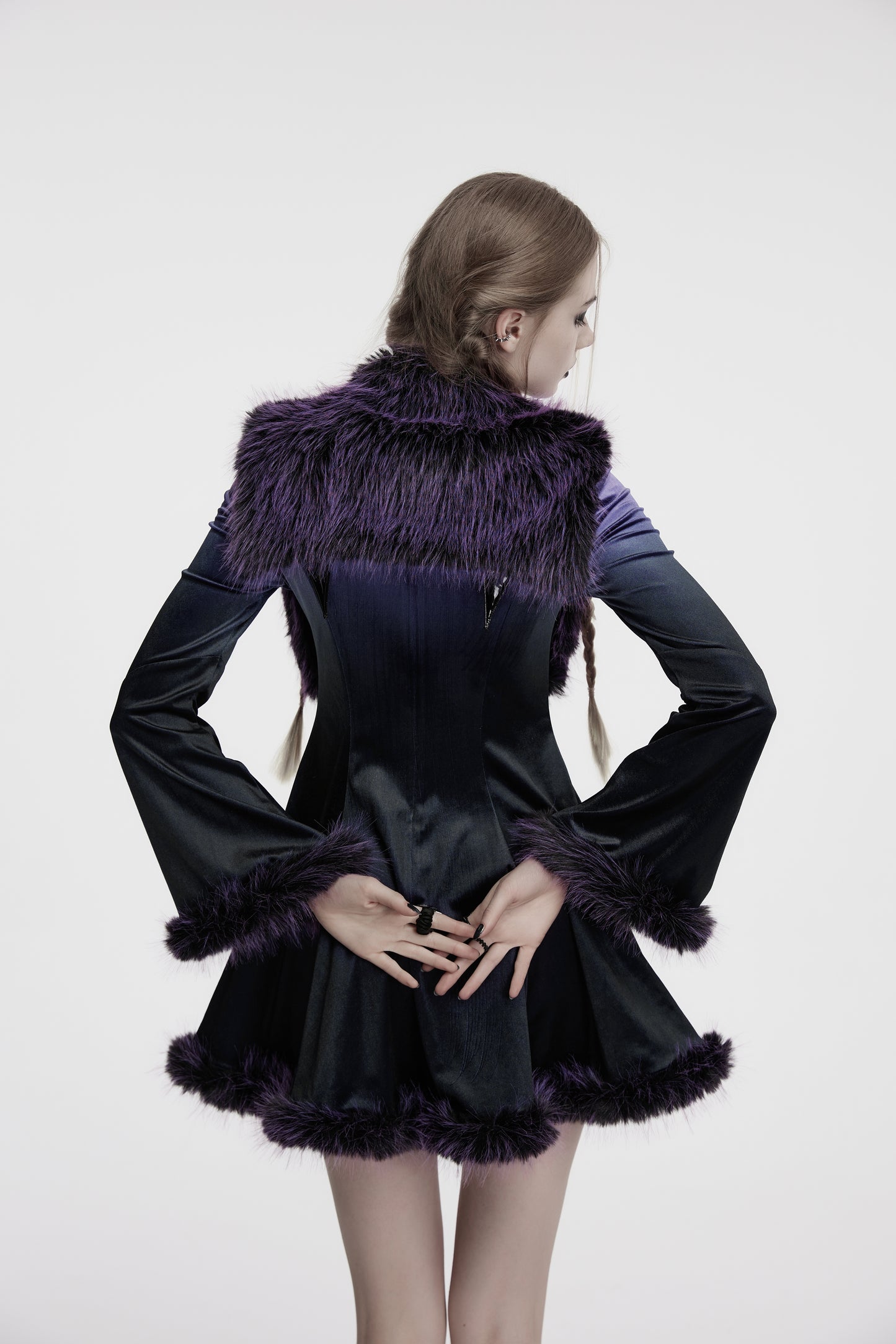 Punk Rave Lilith Gradient Devil Fur Shawl  In Violet