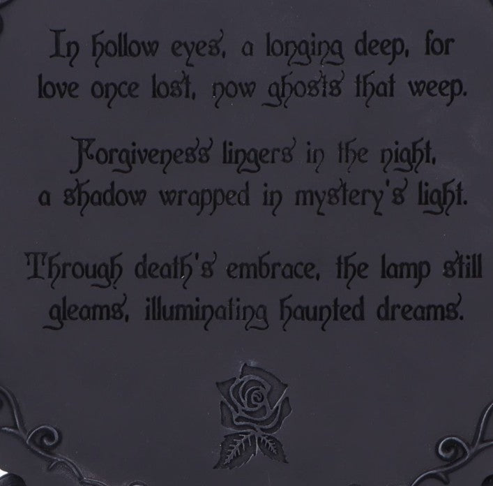 Nemesis Now Death’s Embrace Gothic Skull Lamp (20.2cm)