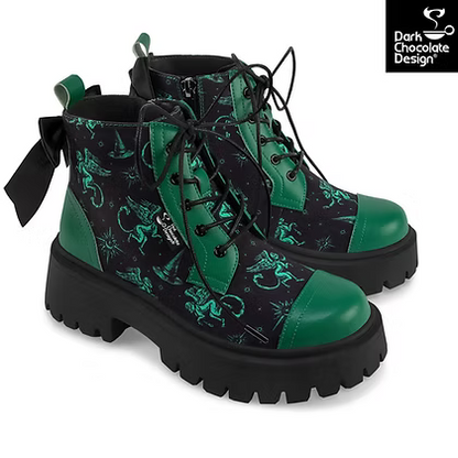 Hot Chocolate Design Emerald Witch - Gothic Lace-Up Boots