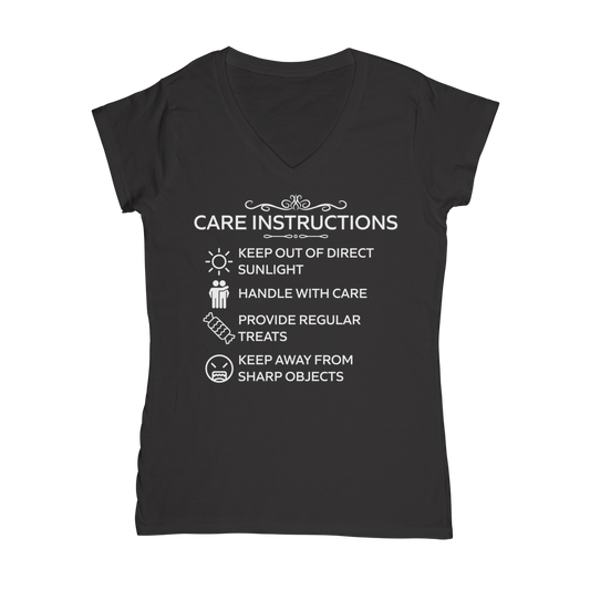 Fitted V-neck t-shirt with funny “Care Instructions” white print