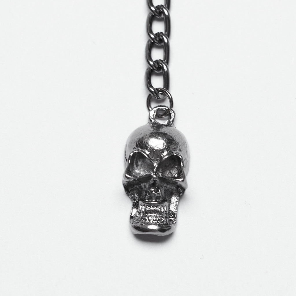 Punk Rave Nicandra gothic skull crown close up skull pendant chain detail
