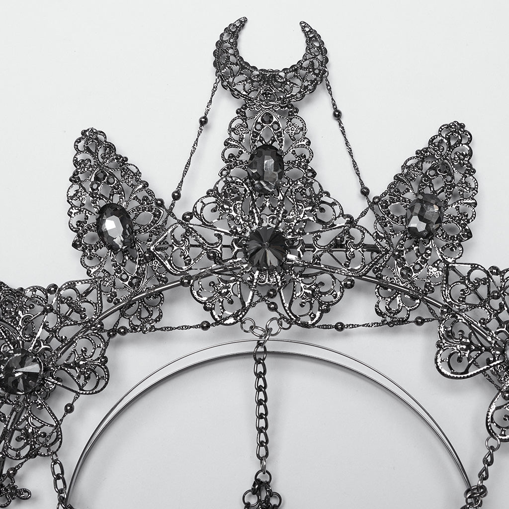 Punk Rave Nicandra gothic skull crown close up skull pendant chain detail
