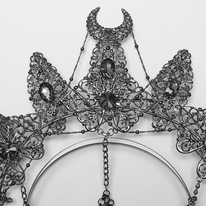 Punk Rave Nicandra gothic skull crown close up skull pendant chain detail